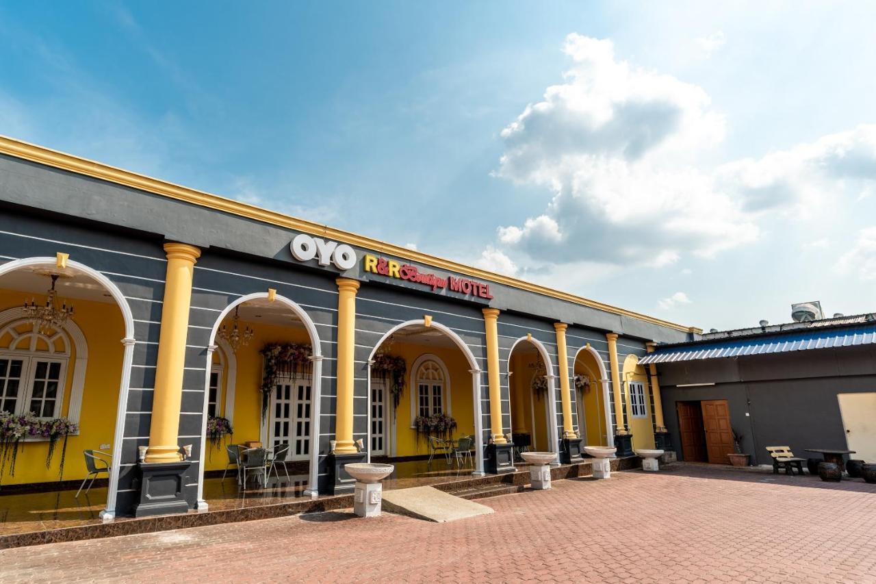 Oyo 1228 R & R Motel Johor Bahru Exterior photo